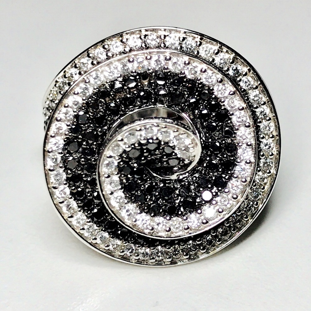 ⭐️HOST PICK⭐️ MACYS Black & White Diamonds 14KT Gold Spiral Ring - Picture 7 of 12